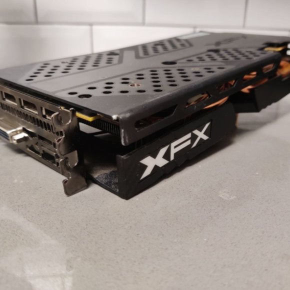 XFX XTR Edition RX 580 4GB OC+ - Picture 7 of 9